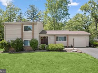 17701 Millcrest Dr, Derwood, MD 20855