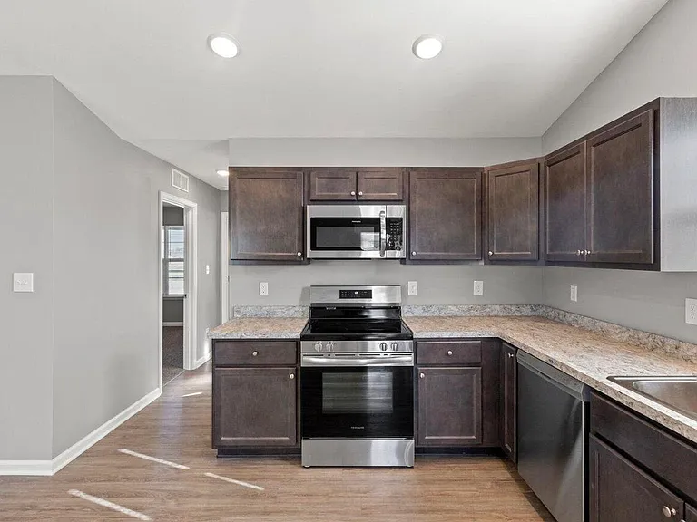 121 Landry Ln — Photo 8