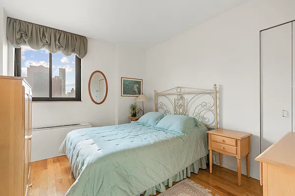 Sold by LG Fairmont Group | media 11