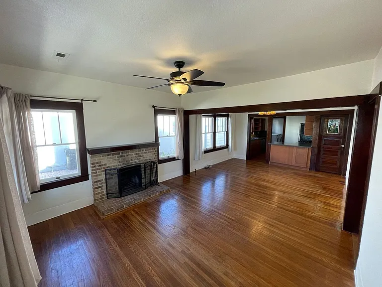 4857 Kansas St — Photo 11