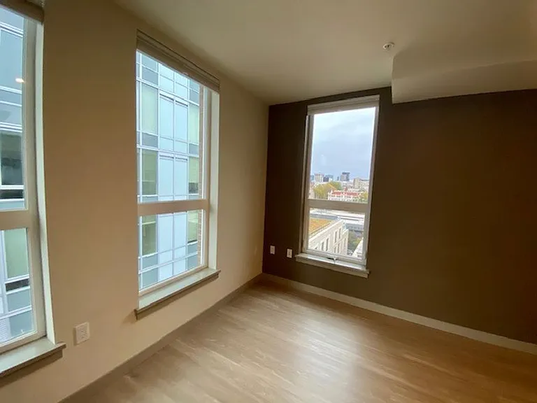 Lexington Apartments — Photo 42
