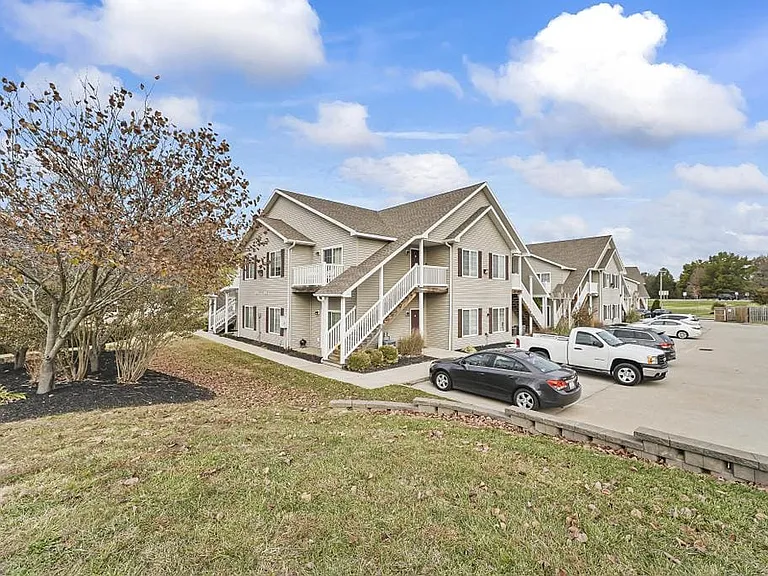 1303 Black Diamond Dr — Photo 6