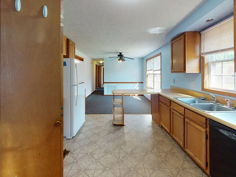 975 Murray Ln — Photo 33