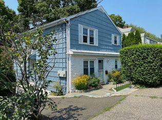 90 Highview Ave #2, Stamford, CT 06907