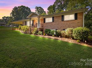143 Bostian Lake Rd, Statesville, NC 28677