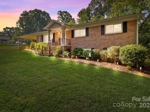 143 Bostian Lake Rd, Statesville, NC 28677