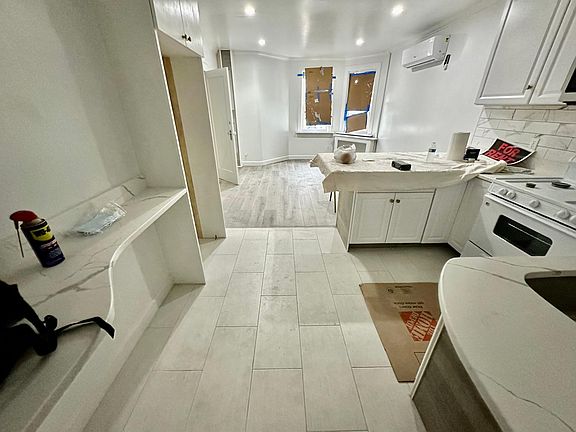 5th image of 6022 59th Ave #1
