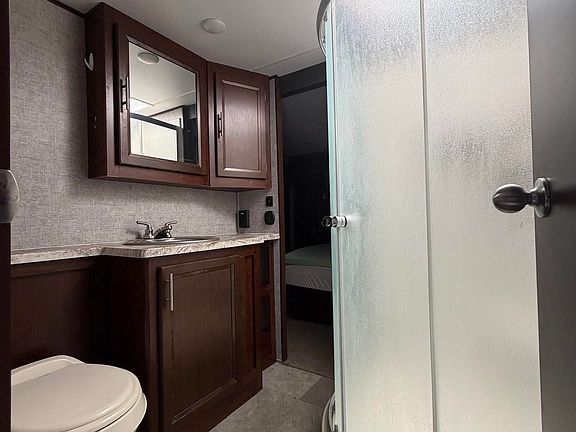 5th image of 900 Valley Rd #0