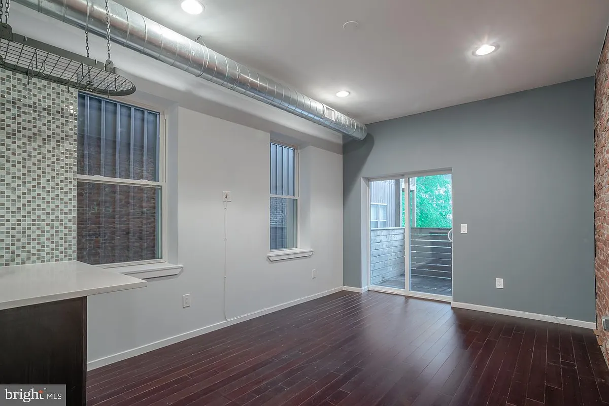 Building Photo - 927 N 2nd St #2