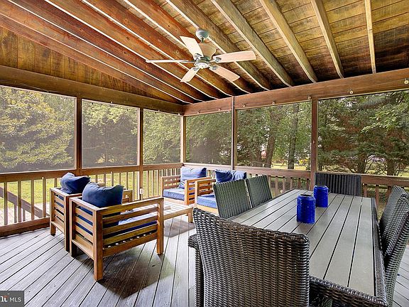 5th image of 909 White Marlin Way