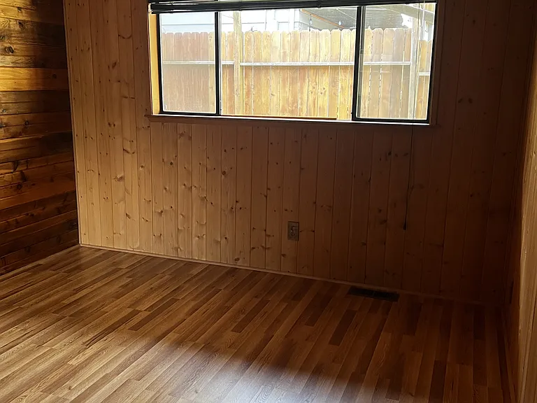 146 Hawthorne Ln — Photo 12