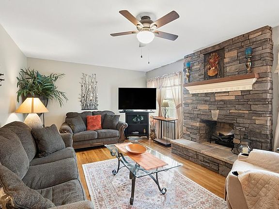 4th image of 374 Tom Cook Rd