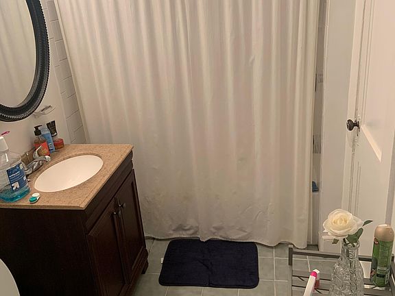 3rd image of 916 Norton St APT 1