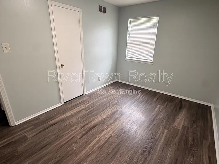 1624 Winfield Ave — Photo 9