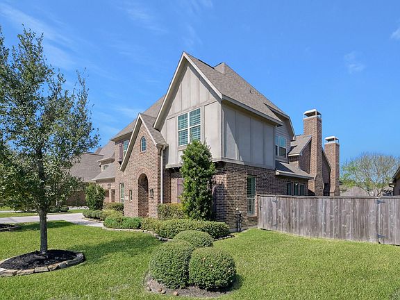 3rd image of 2614 Alan Lake Ln