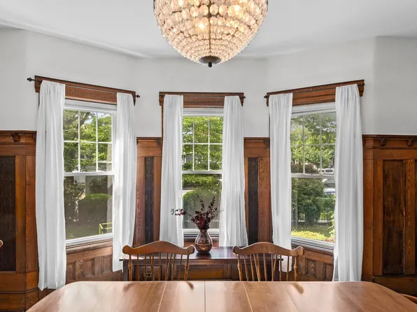 685 East 22nd Street image 9 of 38