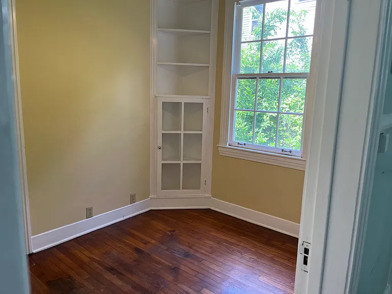 619 Europe St — Photo 12