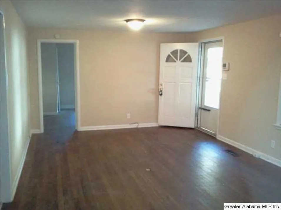 Wonderful home for rent in Tarrant. — Photo 2