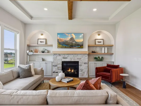 17040 46th Ave N, Plymouth, MN 55446