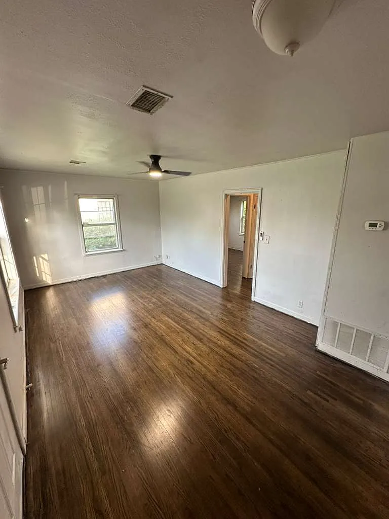 Building Photo - 344 E Woodrow Pl