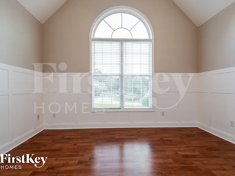 7024 Memory Ln — Photo 13