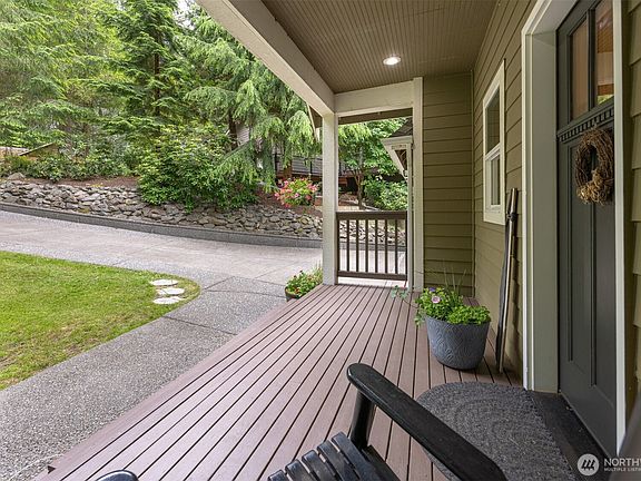5th image of 10 Mountain Ash Court