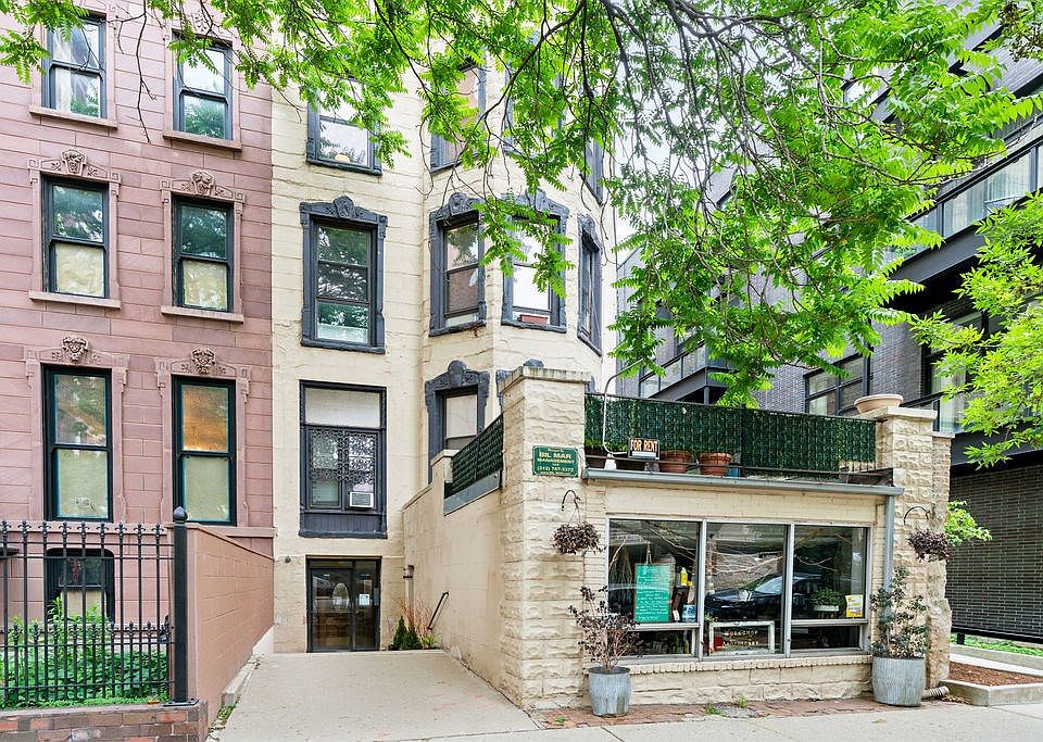 1st image of 1023 N Dearborn St #3F