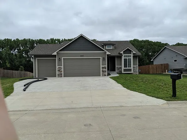 5007 Bramblewood Dr, Manhattan, KS 66503