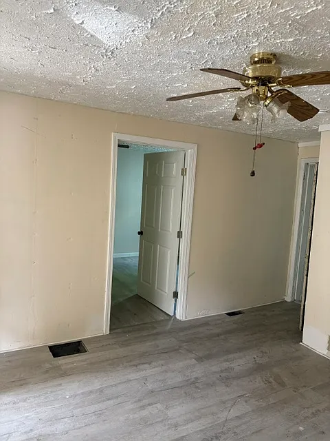 3 bed, 1500 sqft, $1,100 — Photo 3