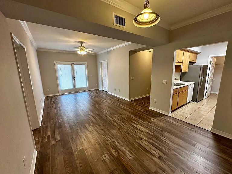 2154 Whispering Pines Blvd #3 — Photo 4