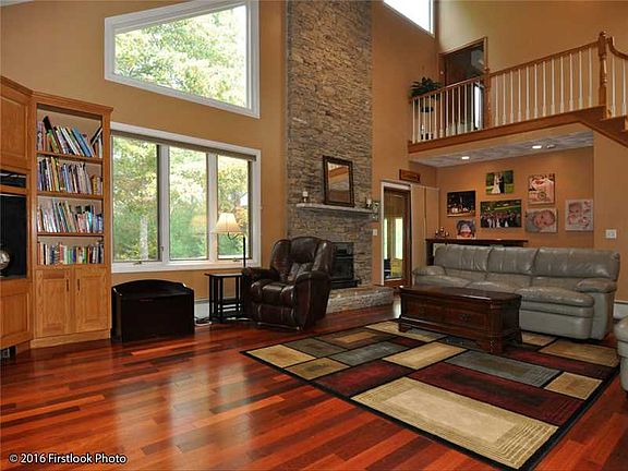 2nd image of 500 Perry Hill Rd