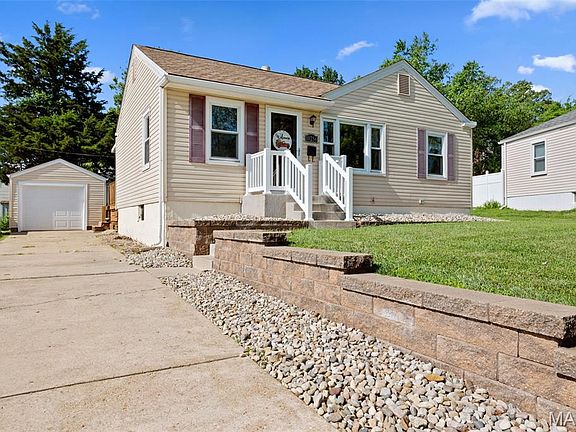 2nd image of 10256 Saint Dennis Ln