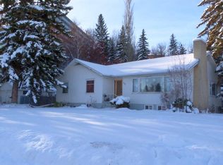 3205 E 4th St SW, Calgary, AB T2S 1Y1