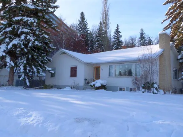 3205 E 4th St SW, Calgary, AB T2S 1Y1