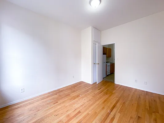 Rented by Compass | media 18