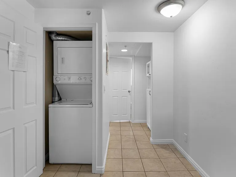 455 N 400 W #15 — Photo 6