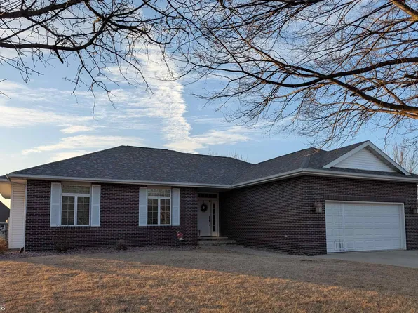 1104 10th St SW, Humboldt, IA 50548