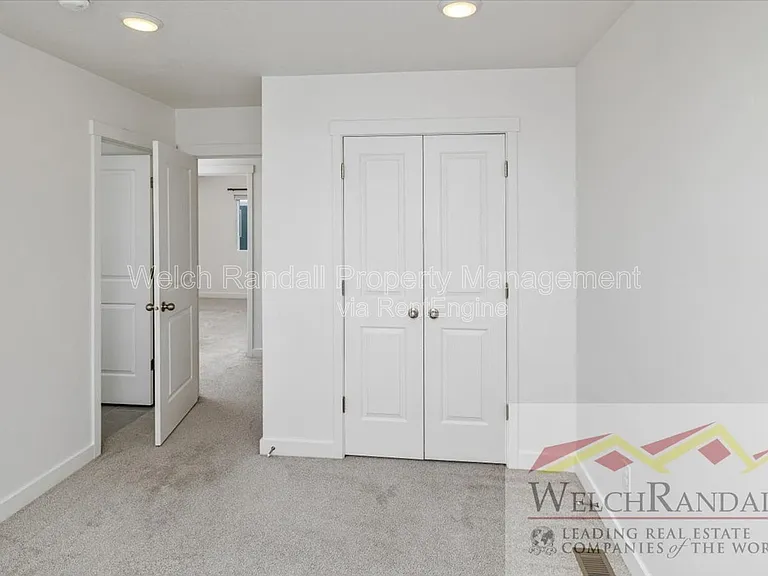 82 E Weekes Way — Photo 24