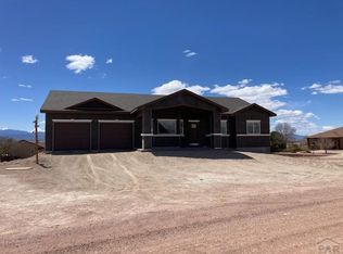 1157 S Oakleaf Dr, Pueblo West, CO 81007