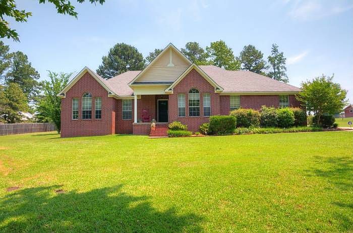 1st image of 46 Rosewood Dr