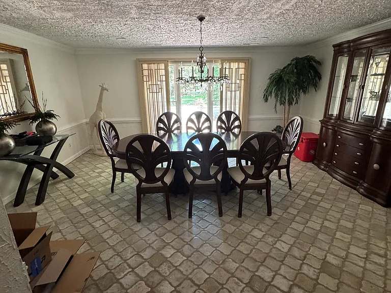 2540 Entrada Dr — Photo 3