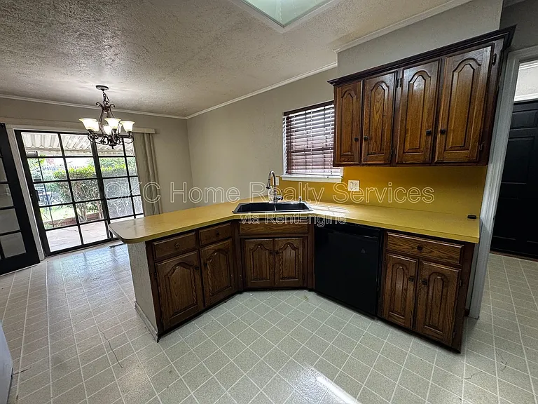 6300 Brookside Dr — Photo 25