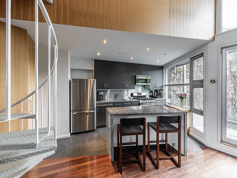 188 S 8th St #PENTHOUSE — Photo 20