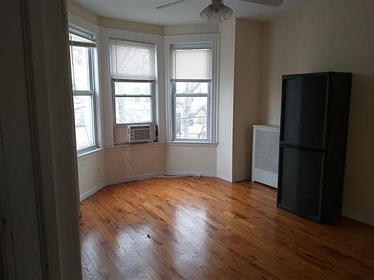 4th image of 251 Bowers St Floor 2