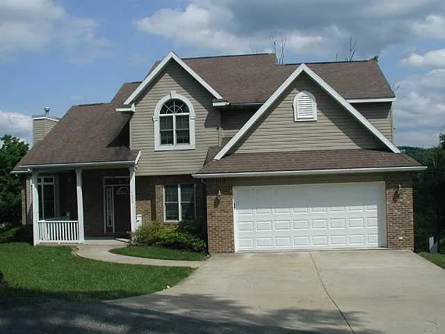 4003 Shadybrook Cir photo 1