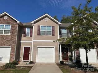6029 Guildford Hill Ln, Charlotte, NC 28215