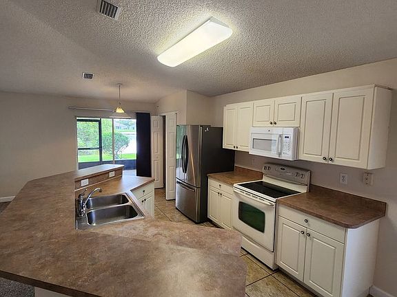 5th image of 1217 Auburn Lakes Dr