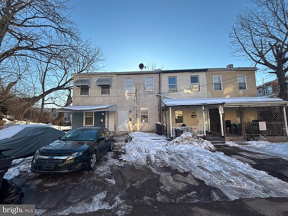 2nd image of 804 Fairbanks Ave