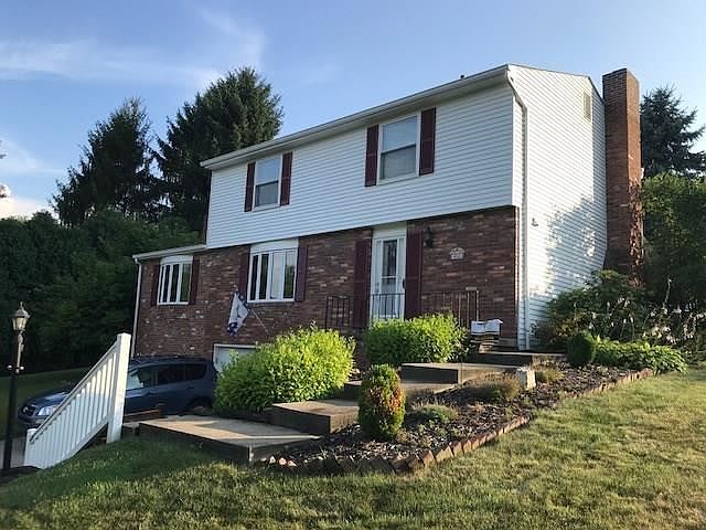 1st image of 450 Oaklawn Dr