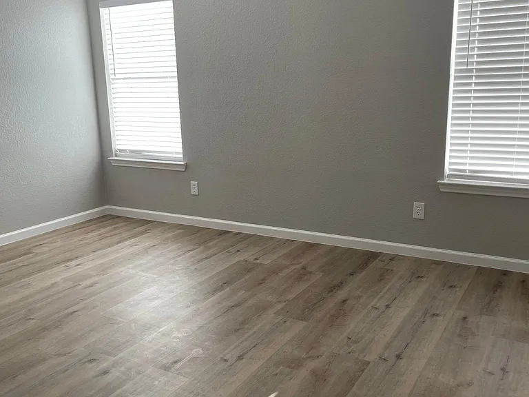 9621 Polk Ave — Photo 5